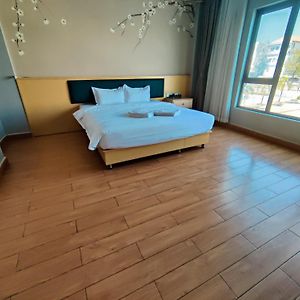 Queen Room Pool View